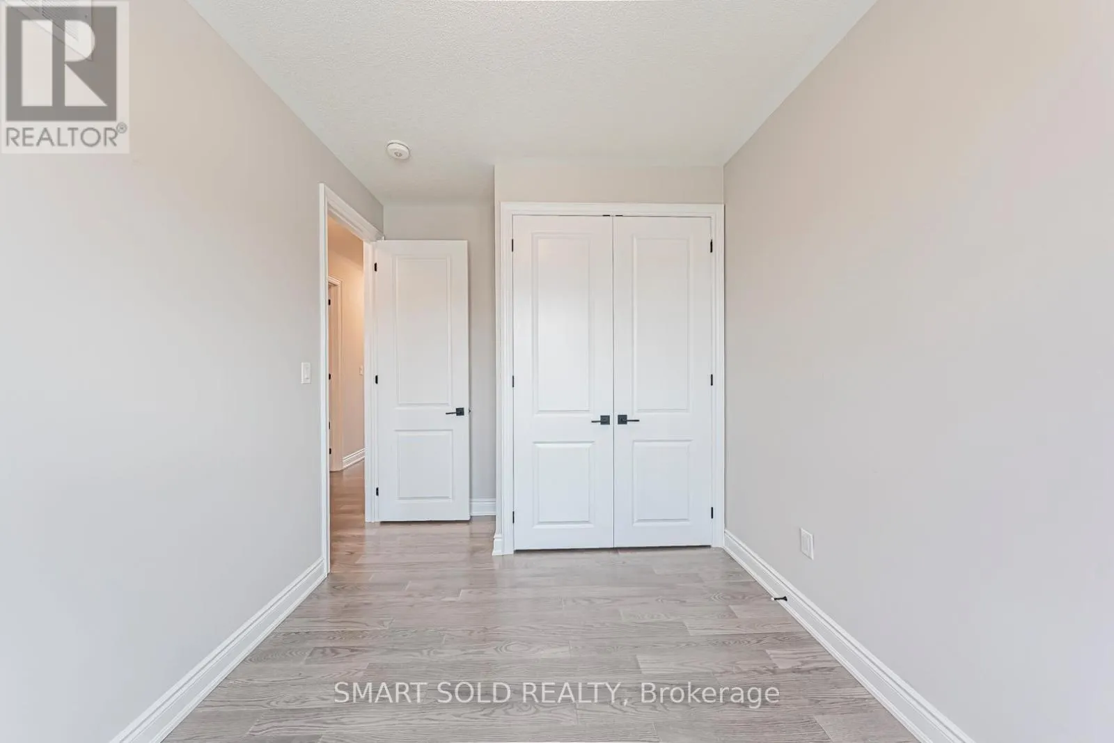 5 ERIN RIDGE COURT