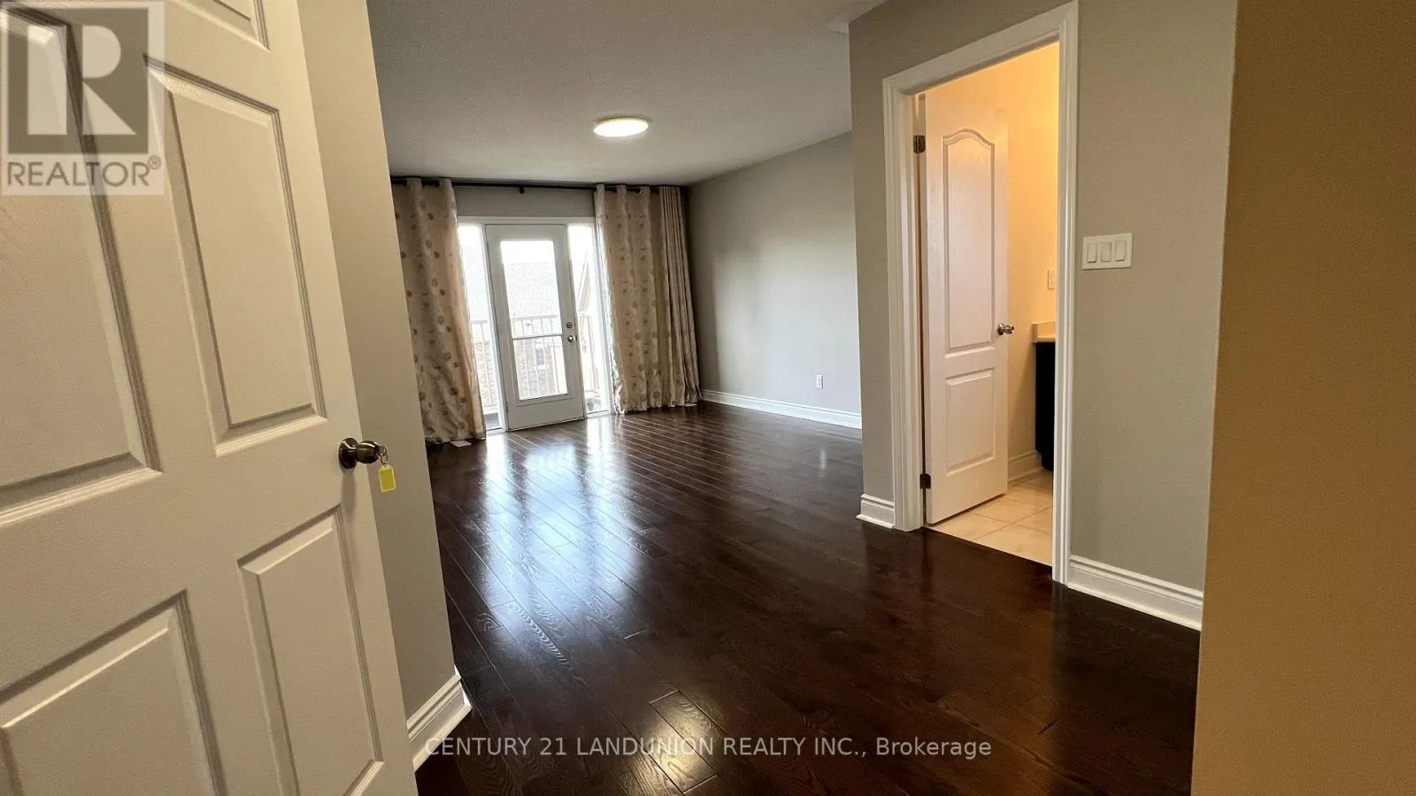 1001 POPPY LANE