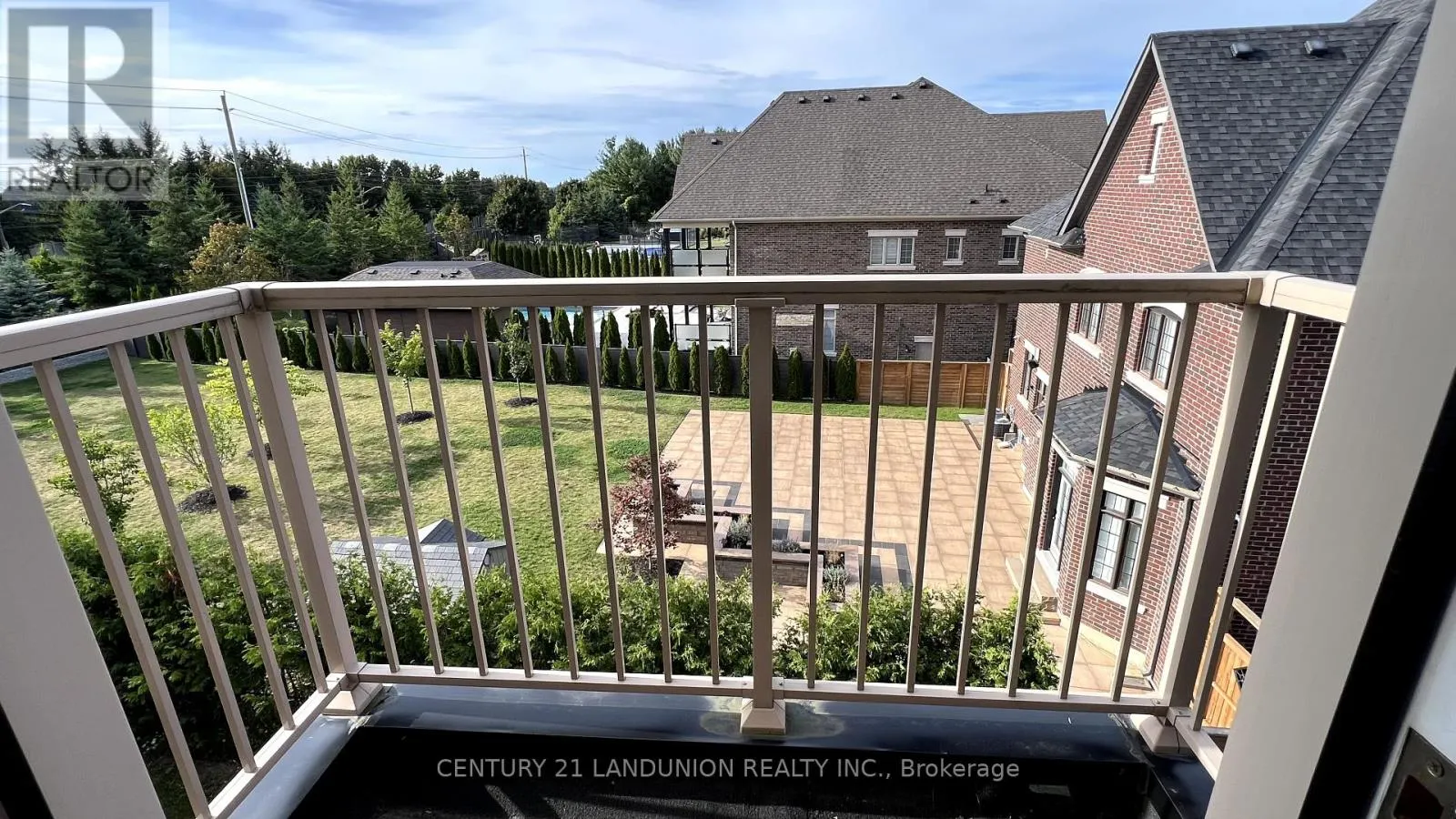 1001 POPPY LANE