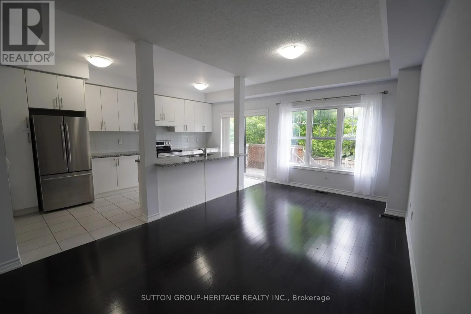 166 BOADWAY CRESCENT