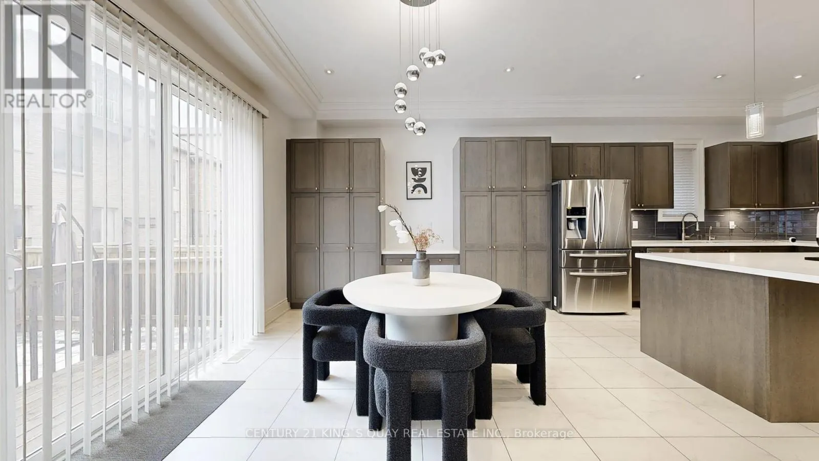 33 OAKFORD DRIVE