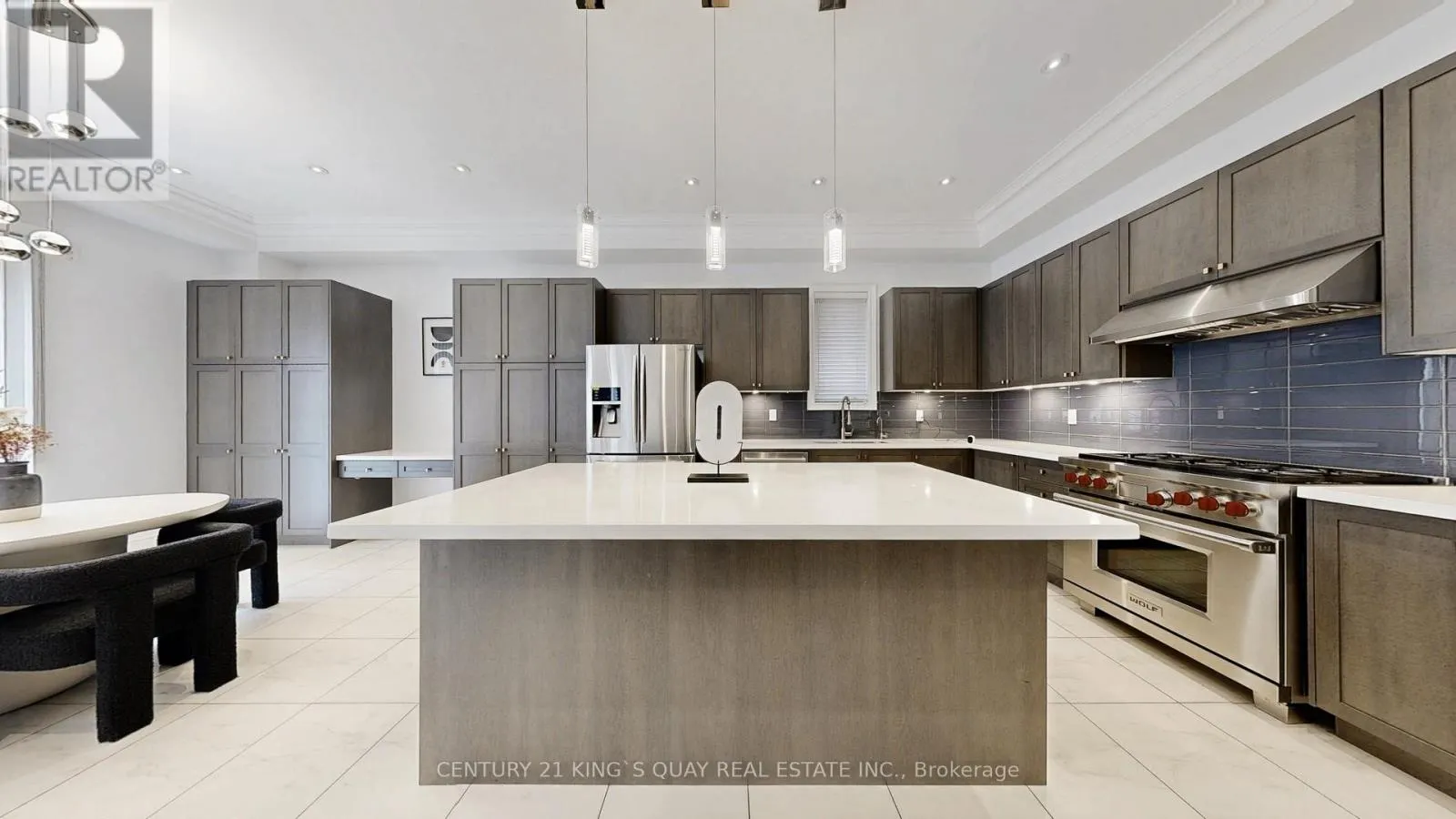 33 OAKFORD DRIVE