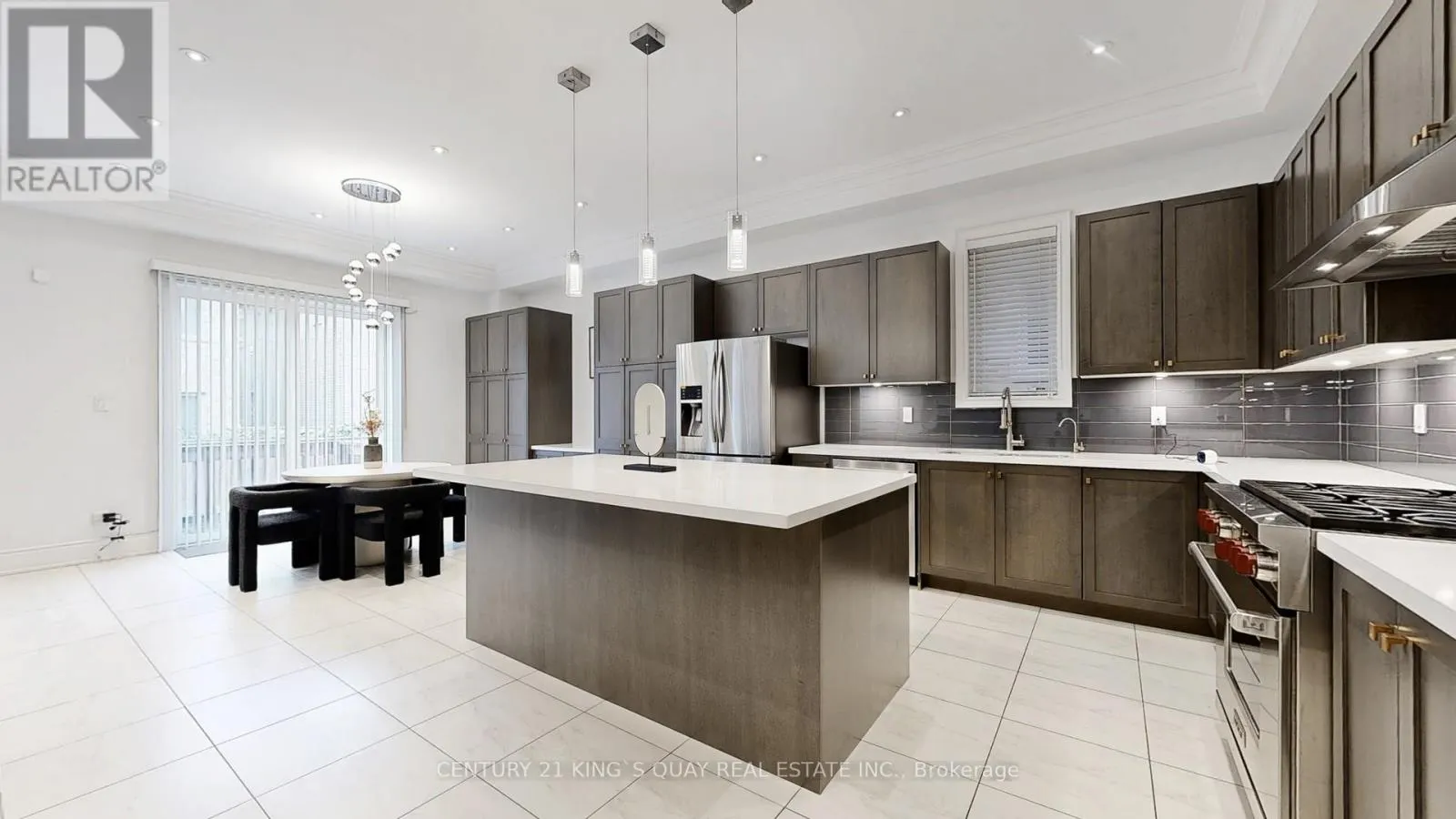 33 OAKFORD DRIVE