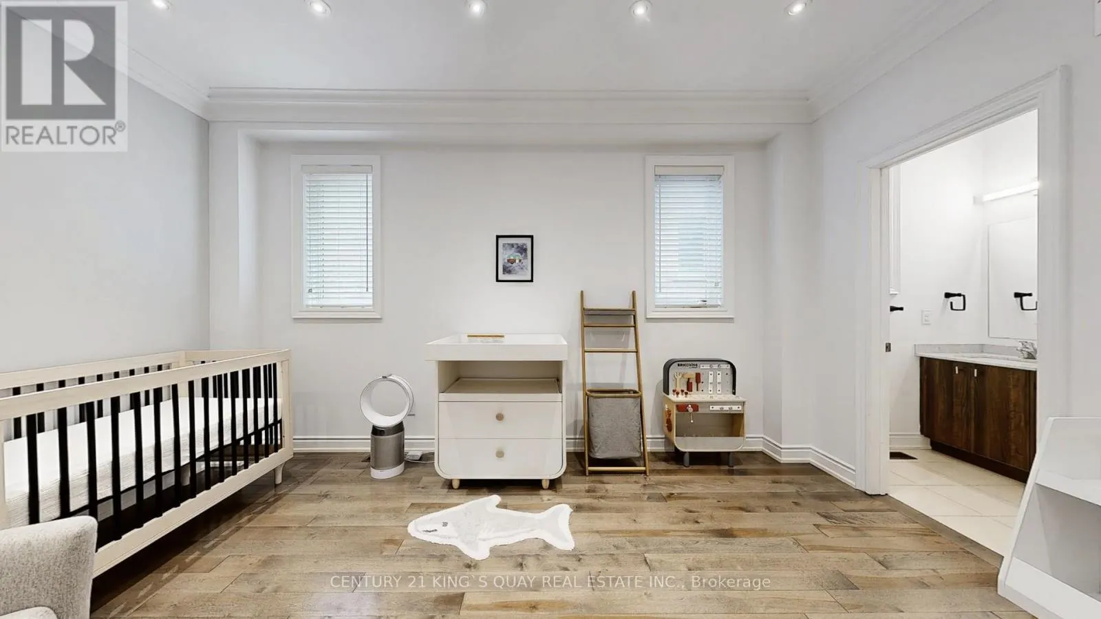 33 OAKFORD DRIVE
