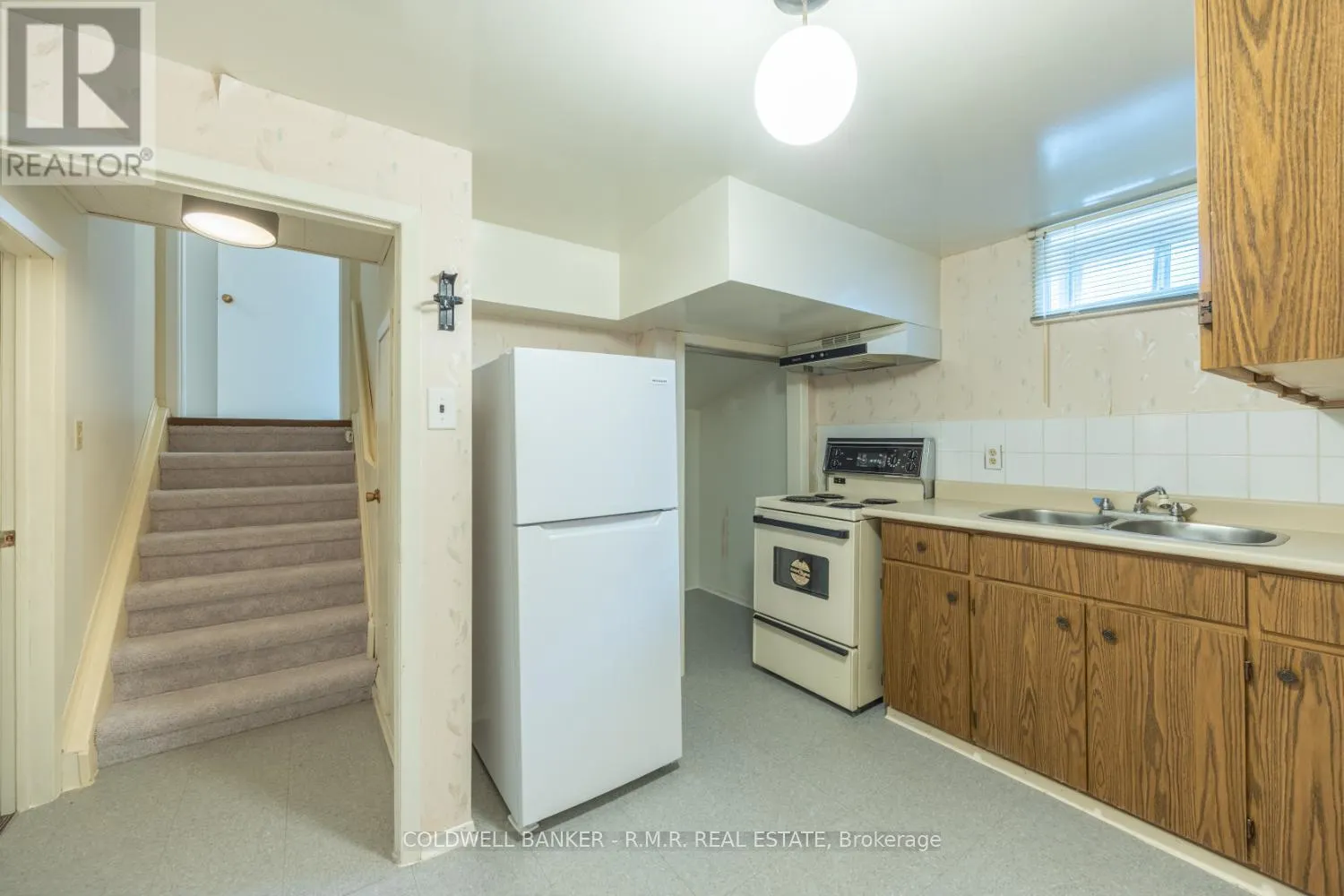 8 ABERFELDY CRESCENT
