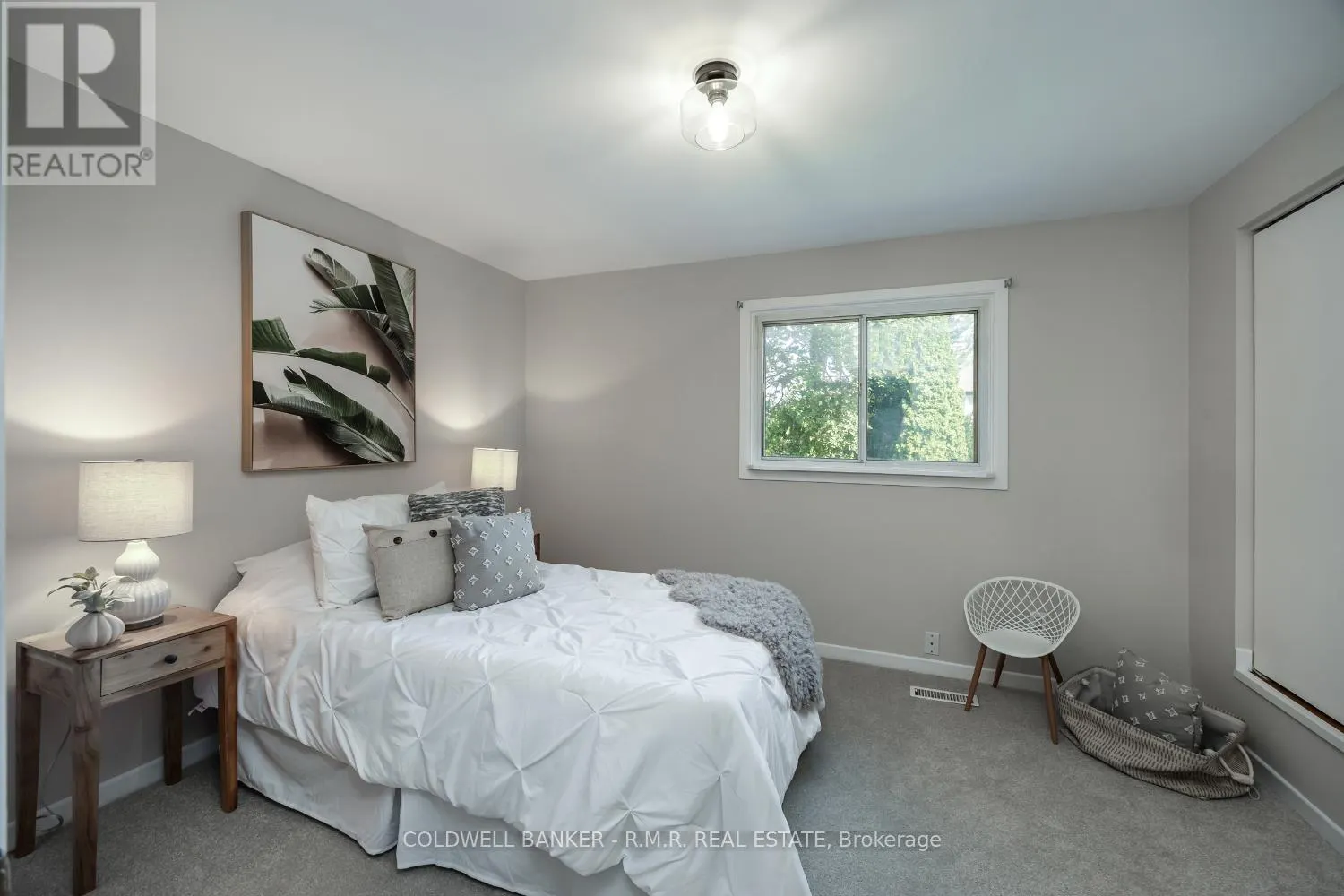 8 ABERFELDY CRESCENT