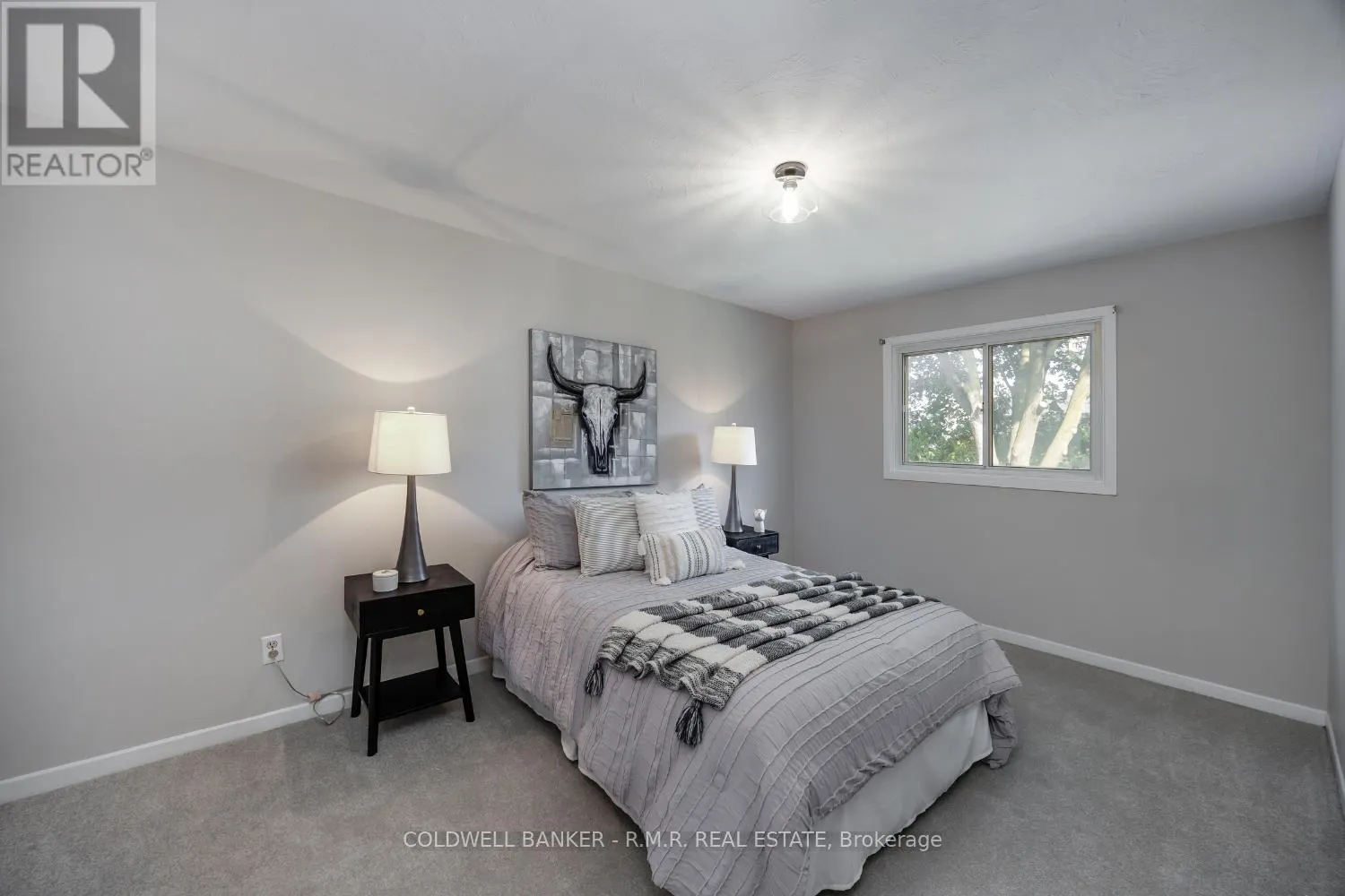 8 ABERFELDY CRESCENT
