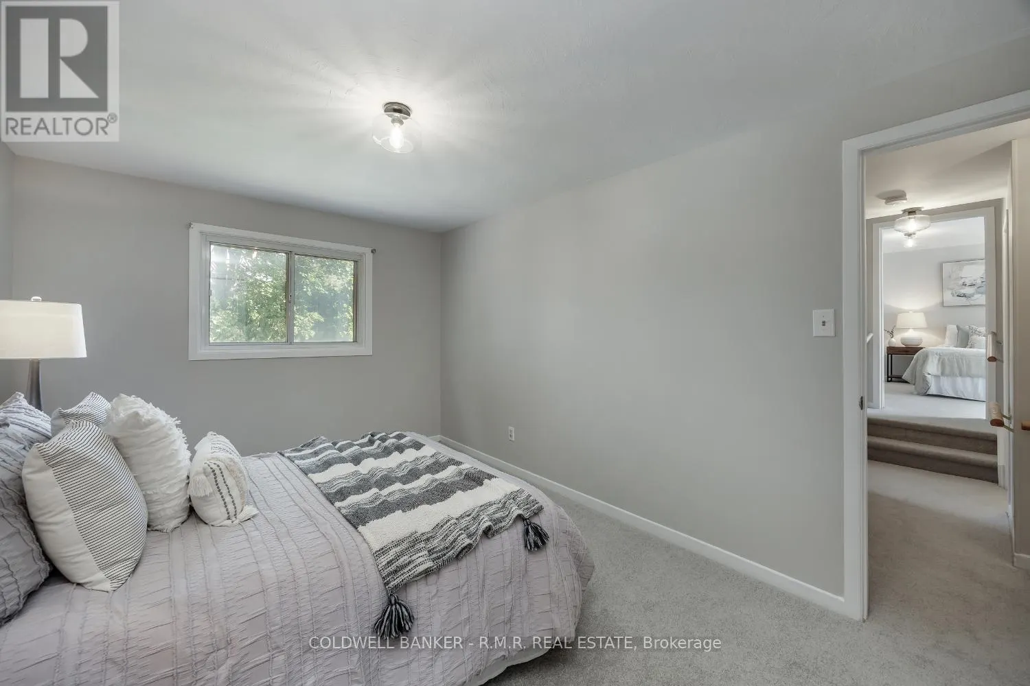 8 ABERFELDY CRESCENT
