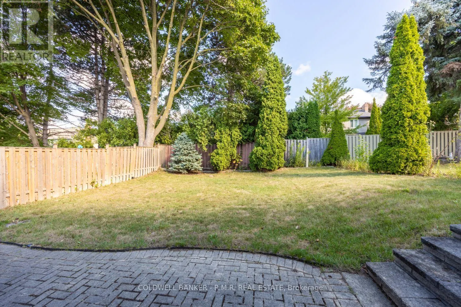 8 ABERFELDY CRESCENT