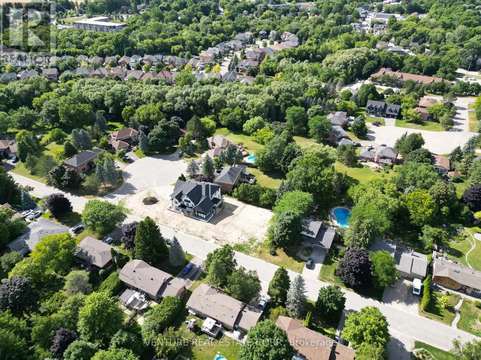 118 MOORE PARK DRIVE