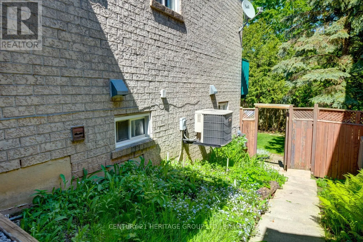 431 CARRUTHERS AVENUE