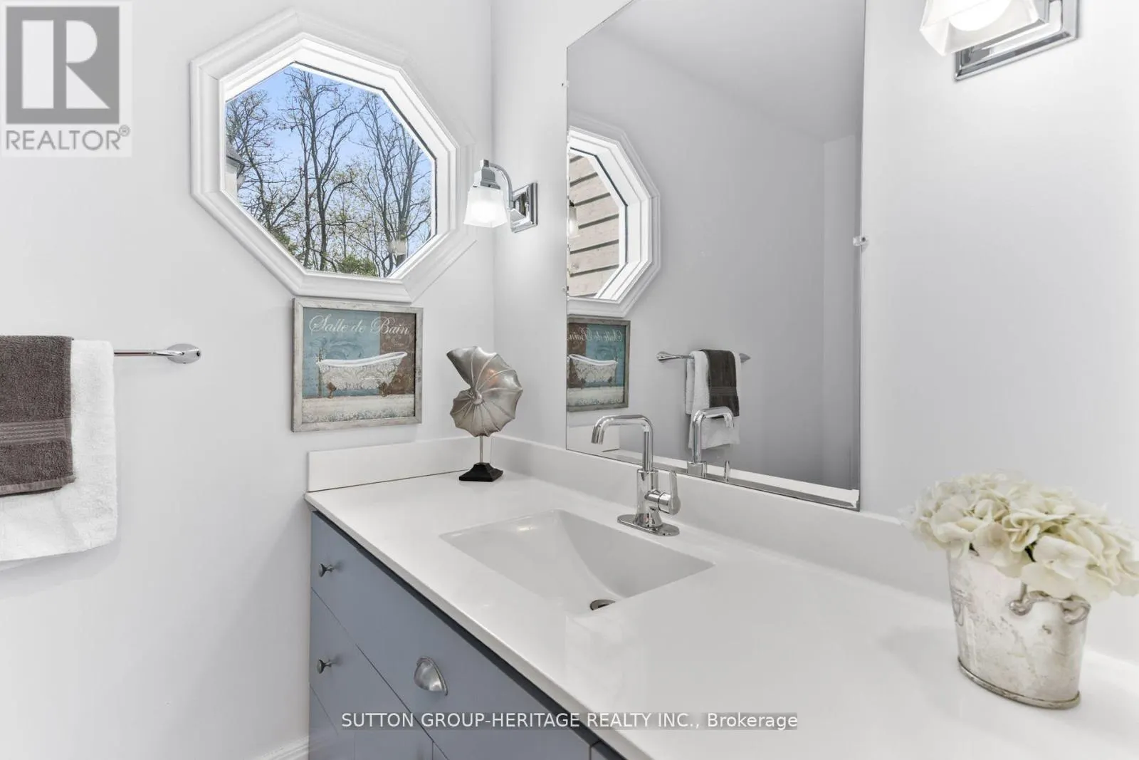 11900 UXB/BROCK TOWNLINE W