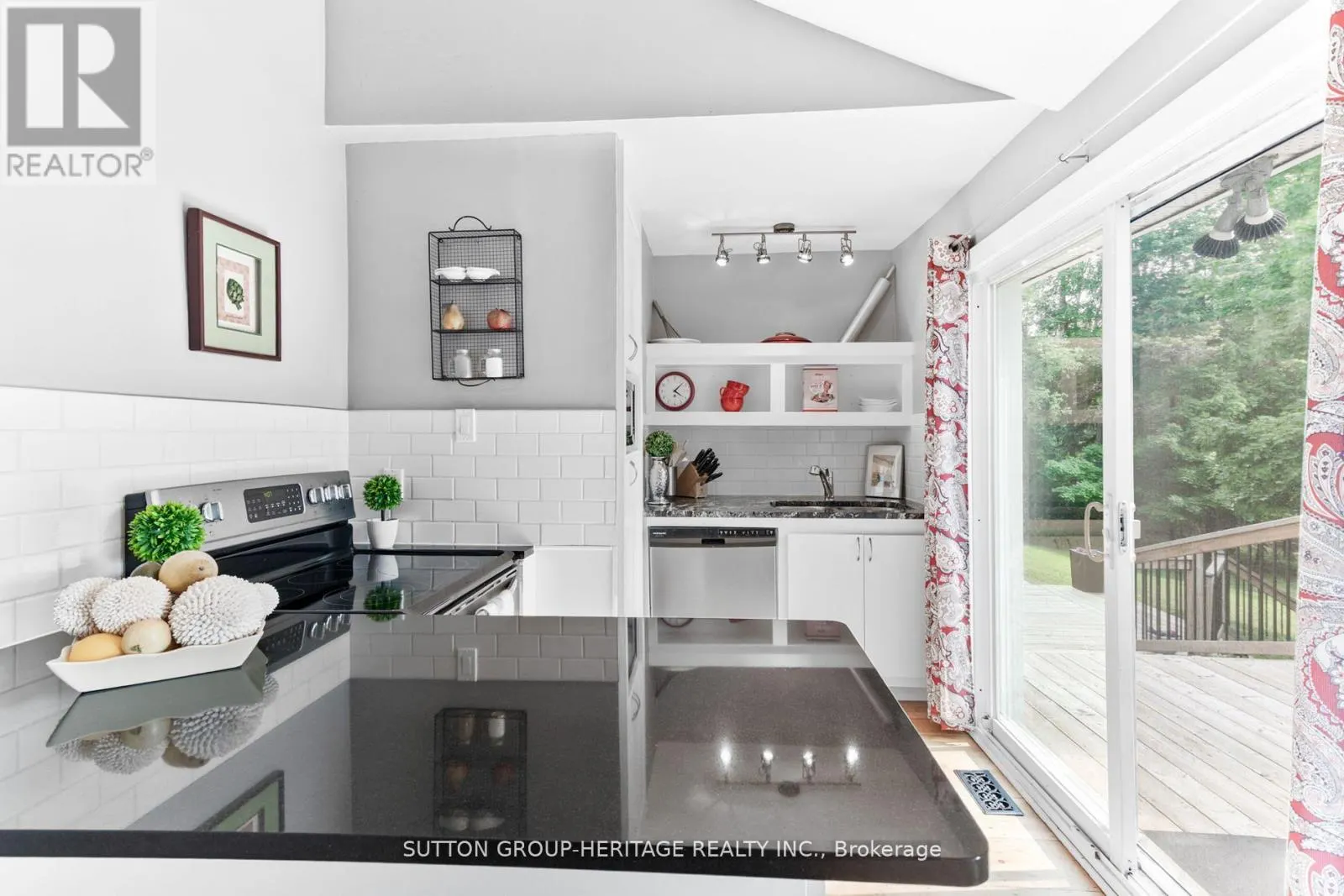 11900 UXB/BROCK TOWNLINE W