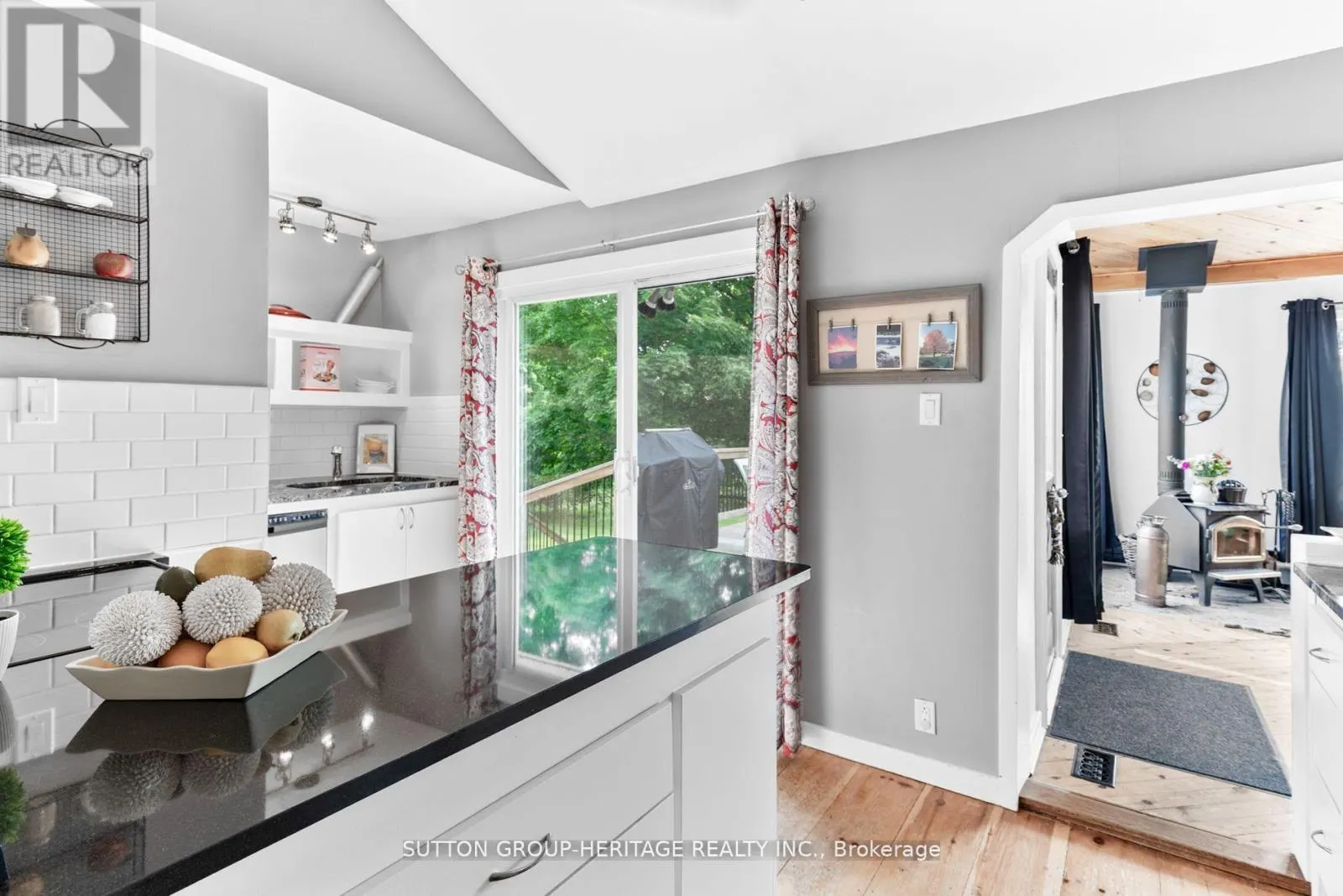 11900 UXB/BROCK TOWNLINE W