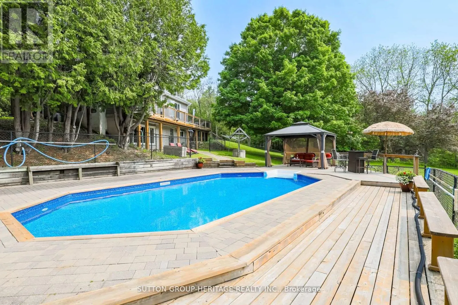 11900 UXB/BROCK TOWNLINE W