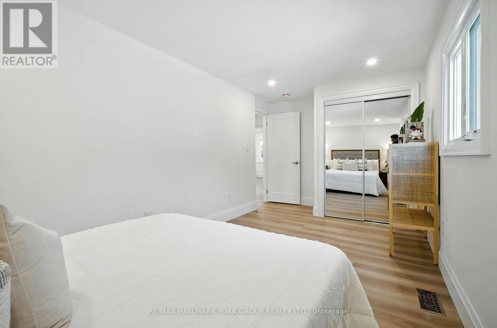 778 SHEPPARD AVENUE