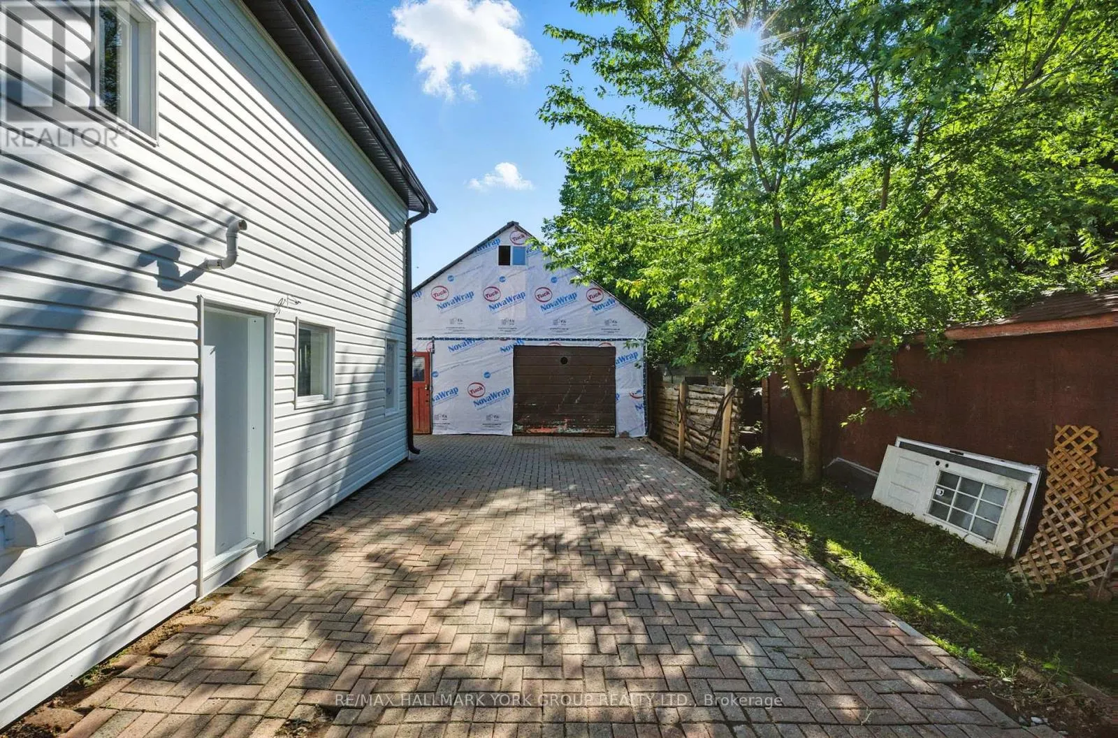 778 SHEPPARD AVENUE