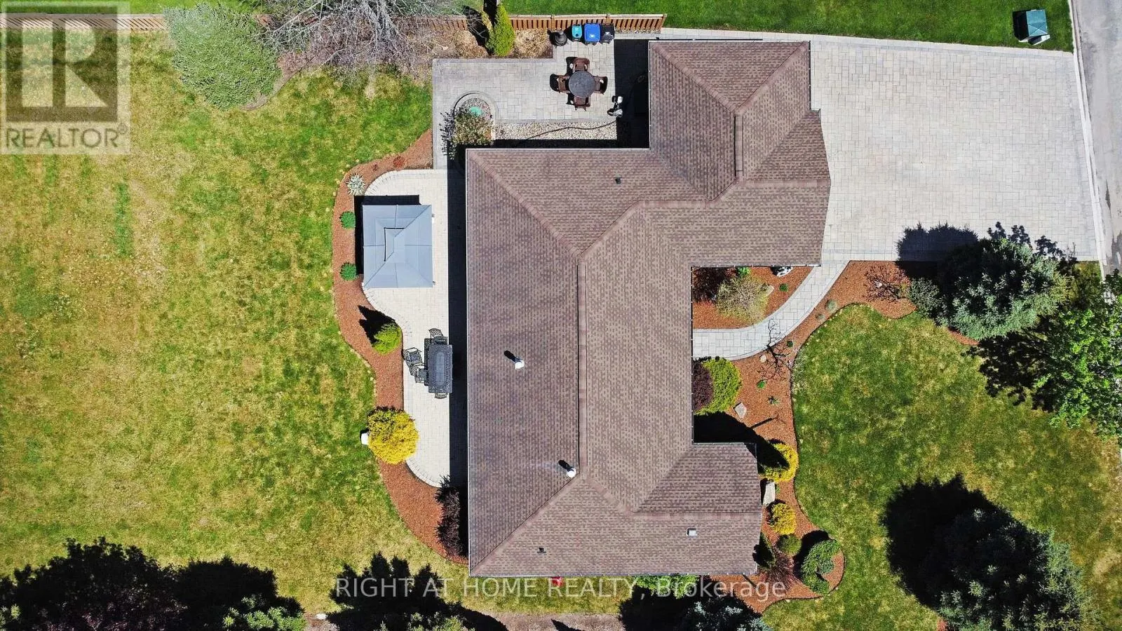 2706 SHERING CRESCENT