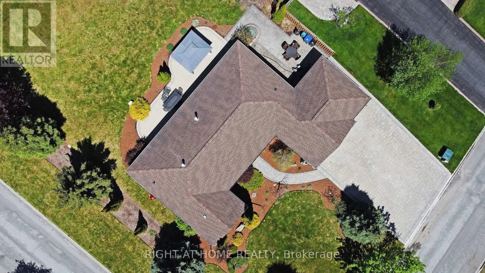 2706 SHERING CRESCENT