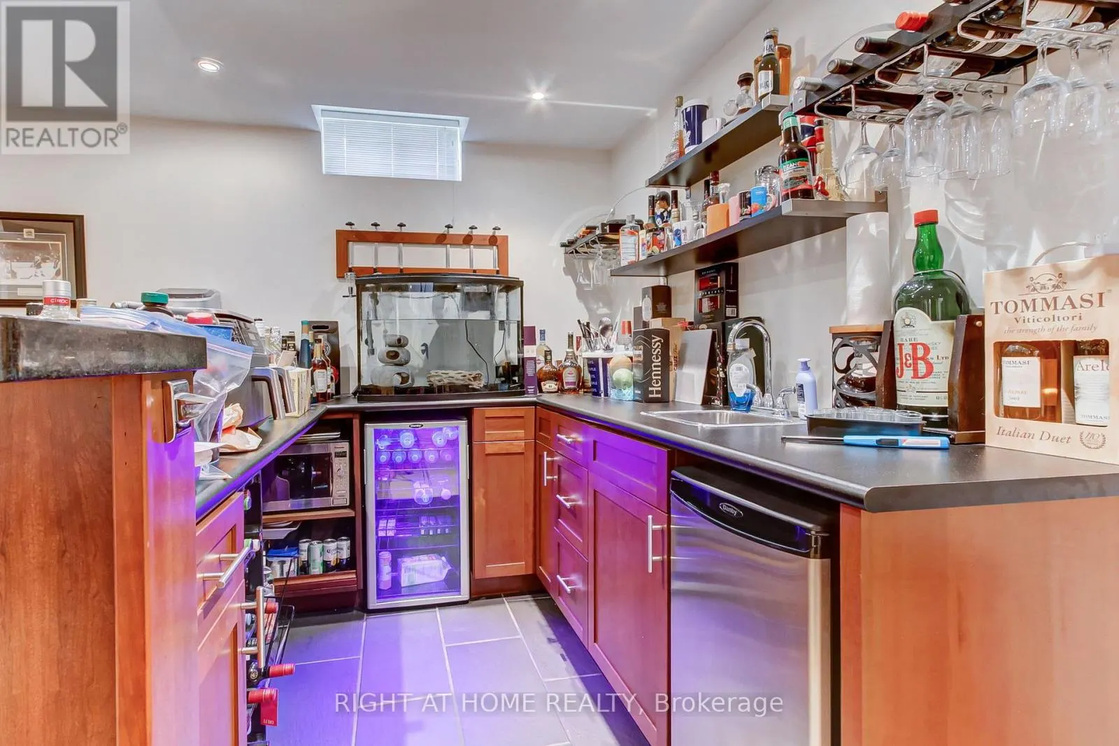 2706 SHERING CRESCENT
