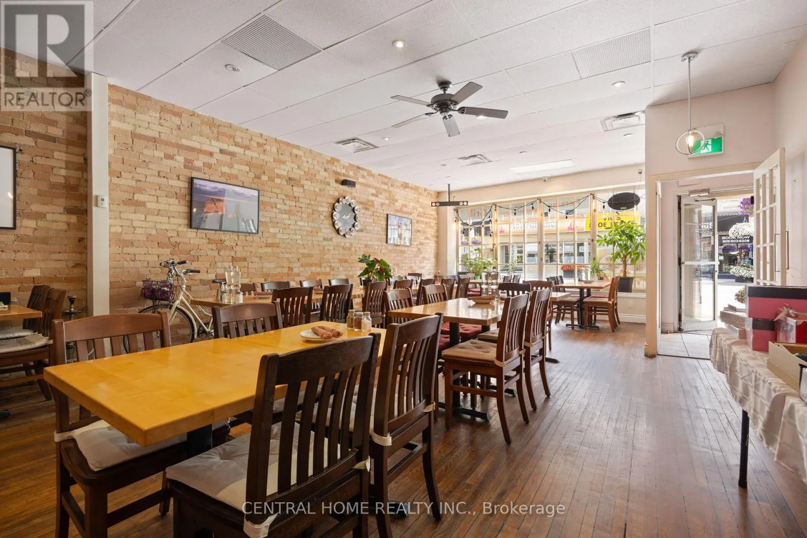 01 - 15236 YONGE STREET