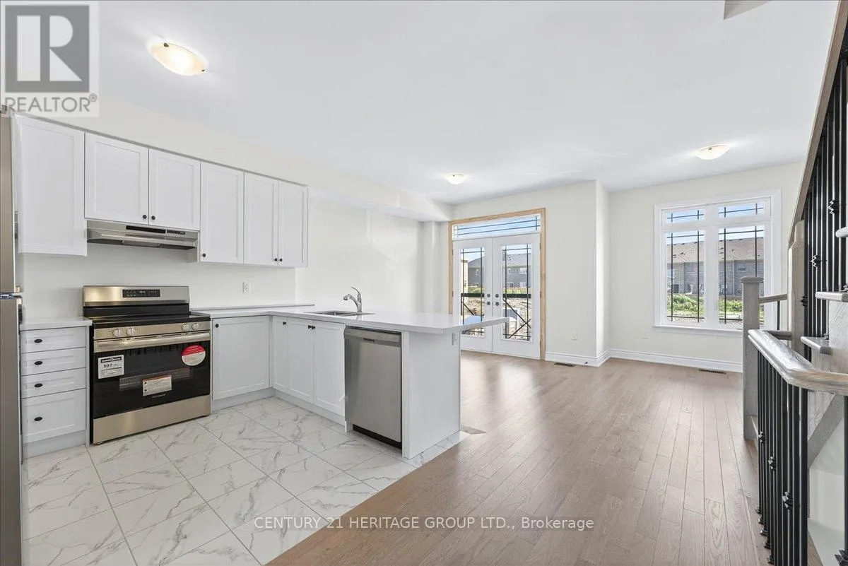 6 ELGIN COURT