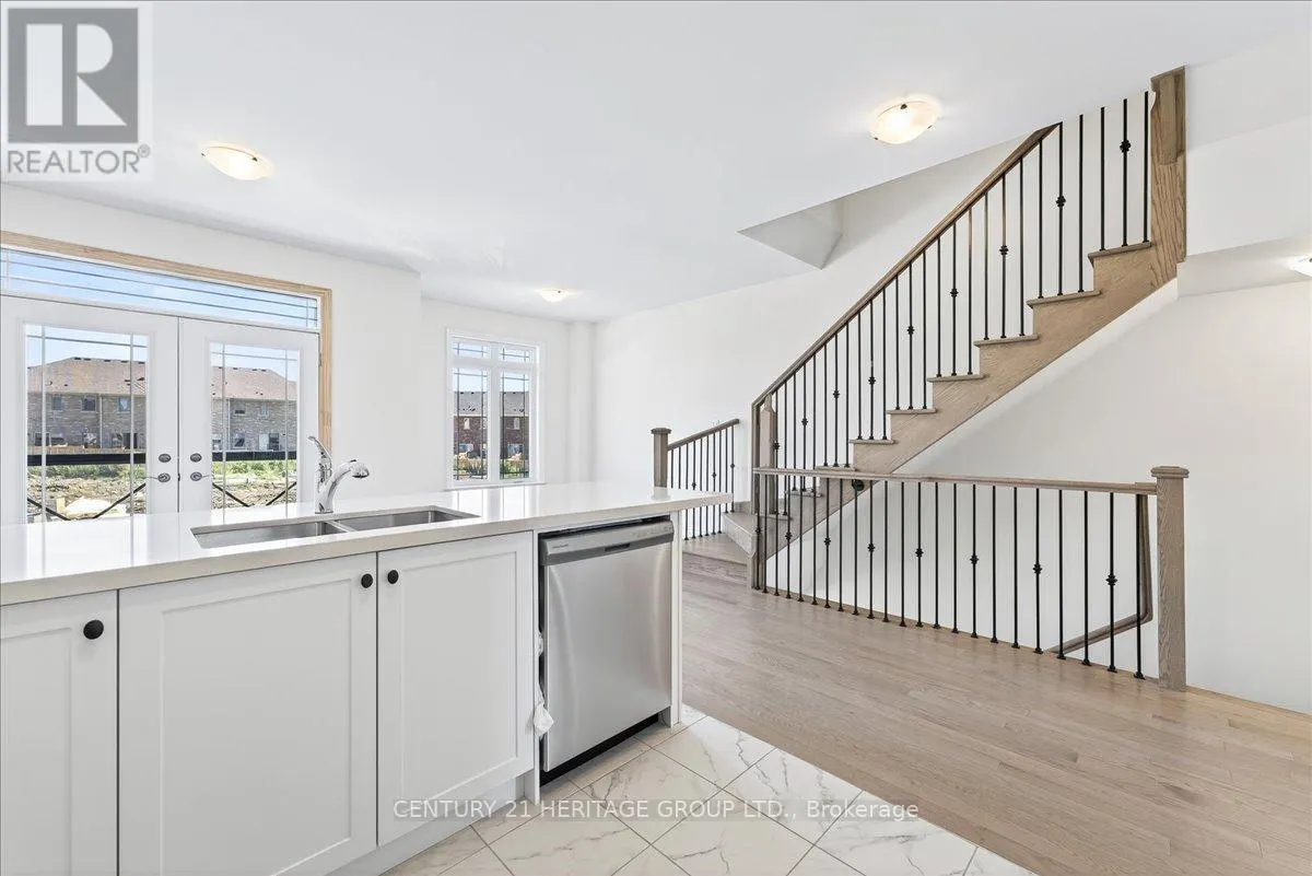 6 ELGIN COURT