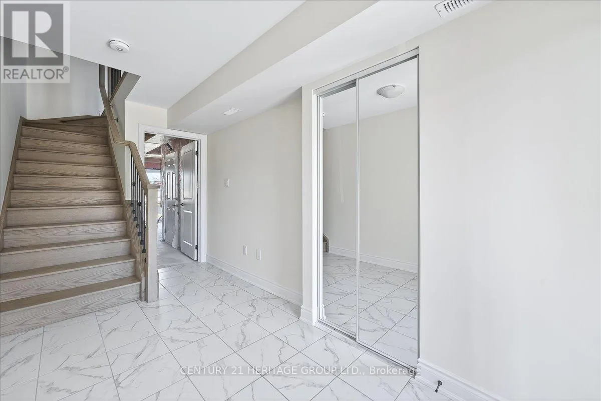 6 ELGIN COURT