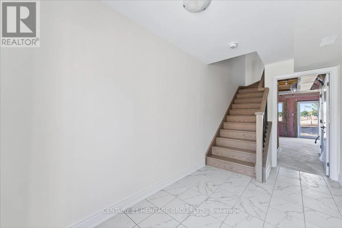 6 ELGIN COURT