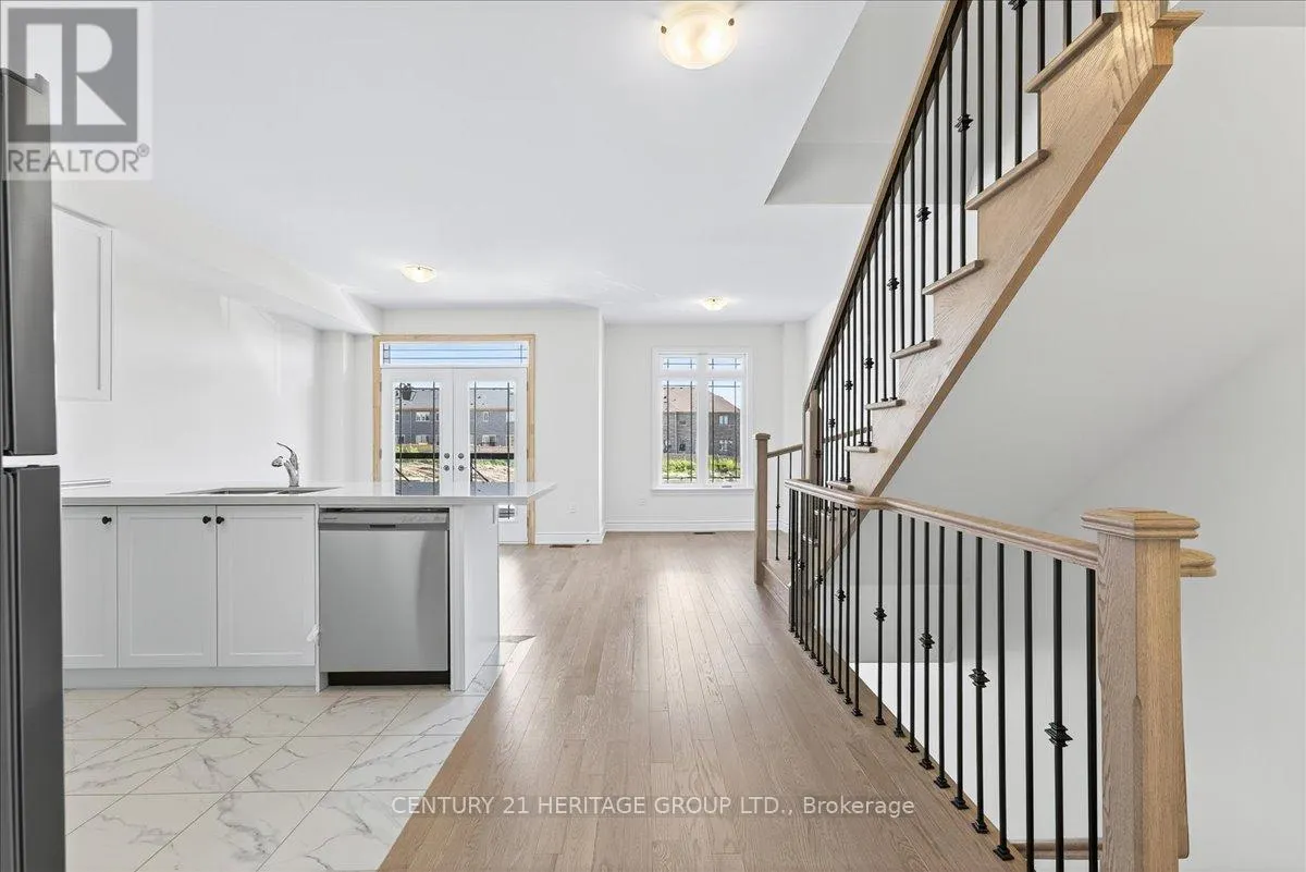6 ELGIN COURT