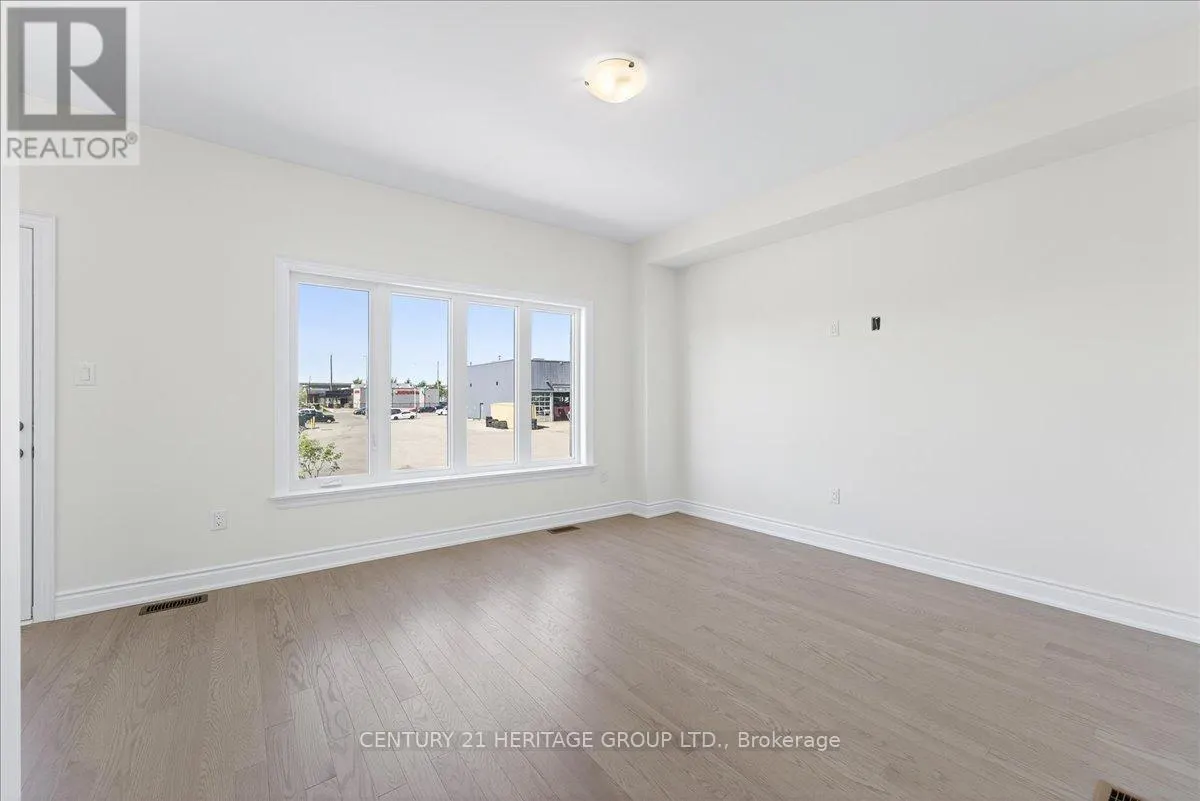 6 ELGIN COURT