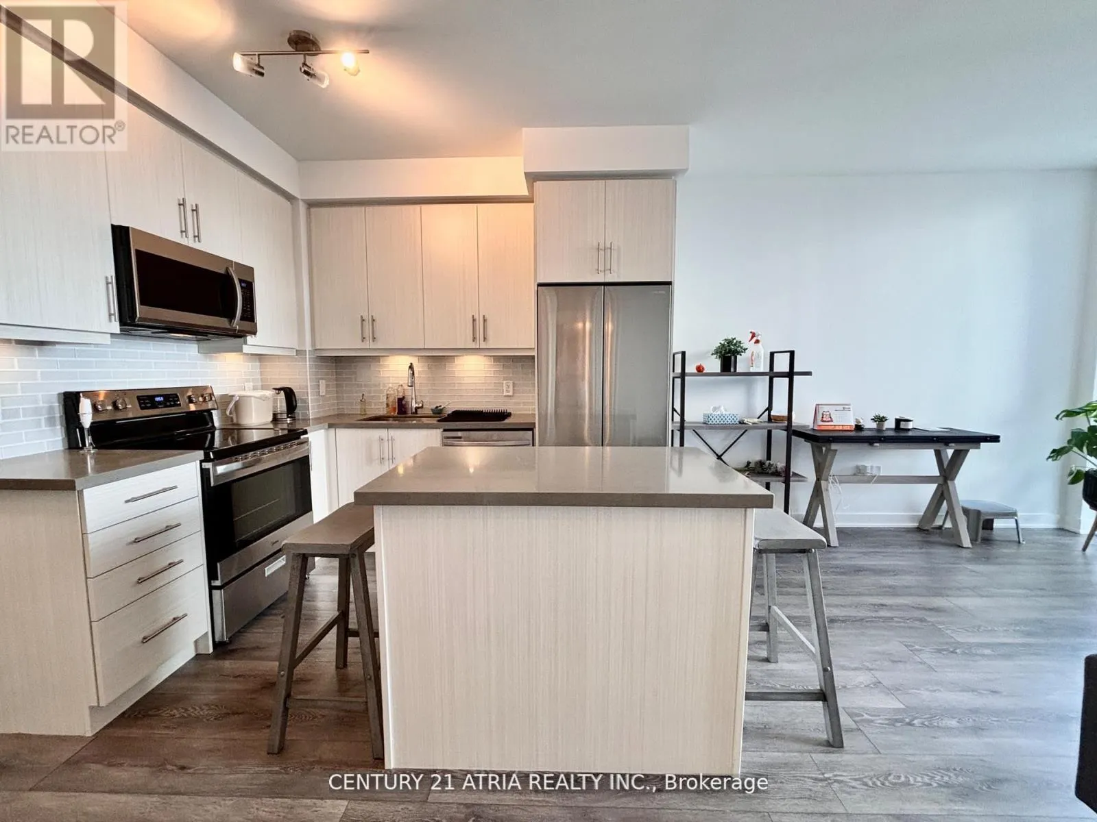 2101 - 105 ONEIDA CRESCENT