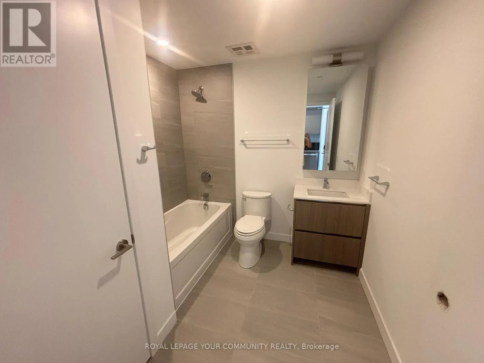 502 - 8188 YONGE STREET