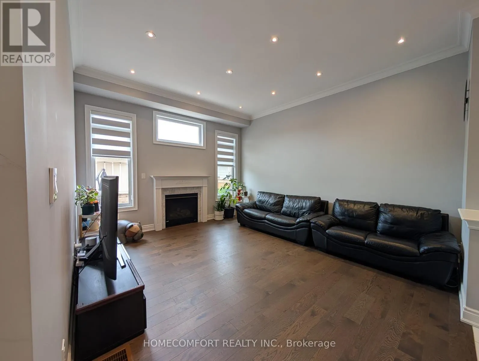 230 PARADELLE DRIVE