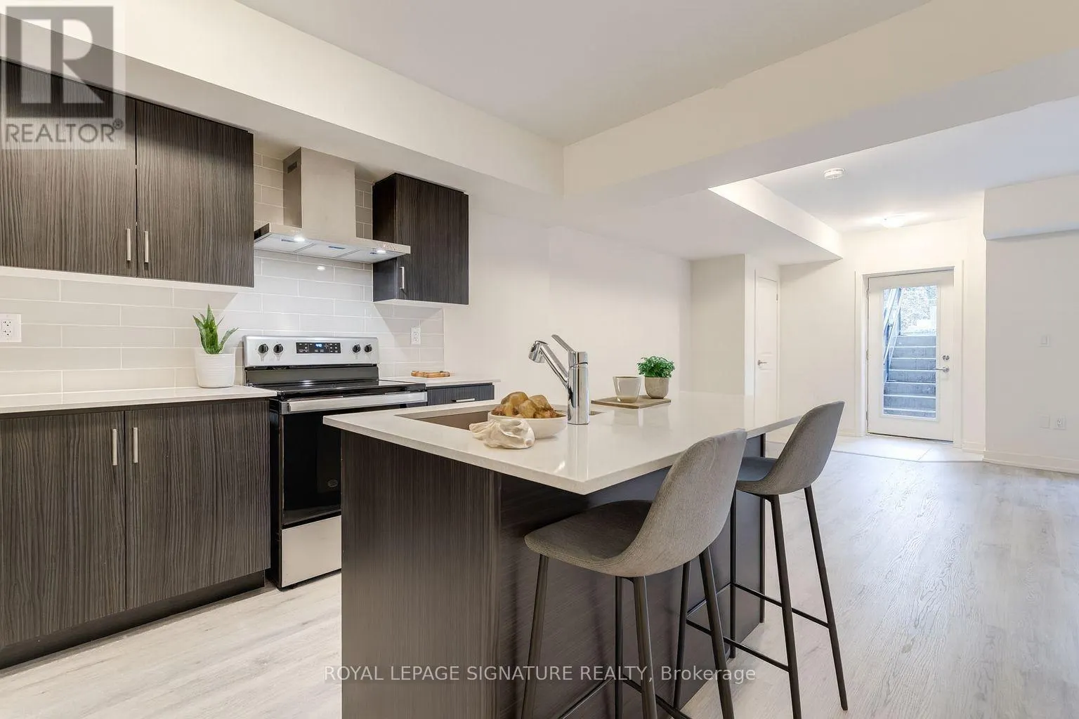 2106 - 58 ELIZABETH STREET S