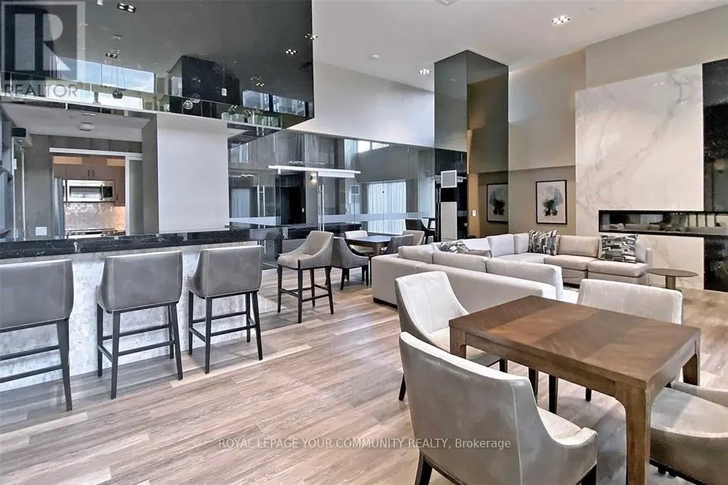 1212 - 75 ONEIDA CRESCENT