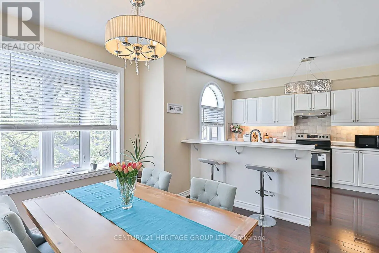 56 - 255 SHAFTSBURY AVENUE