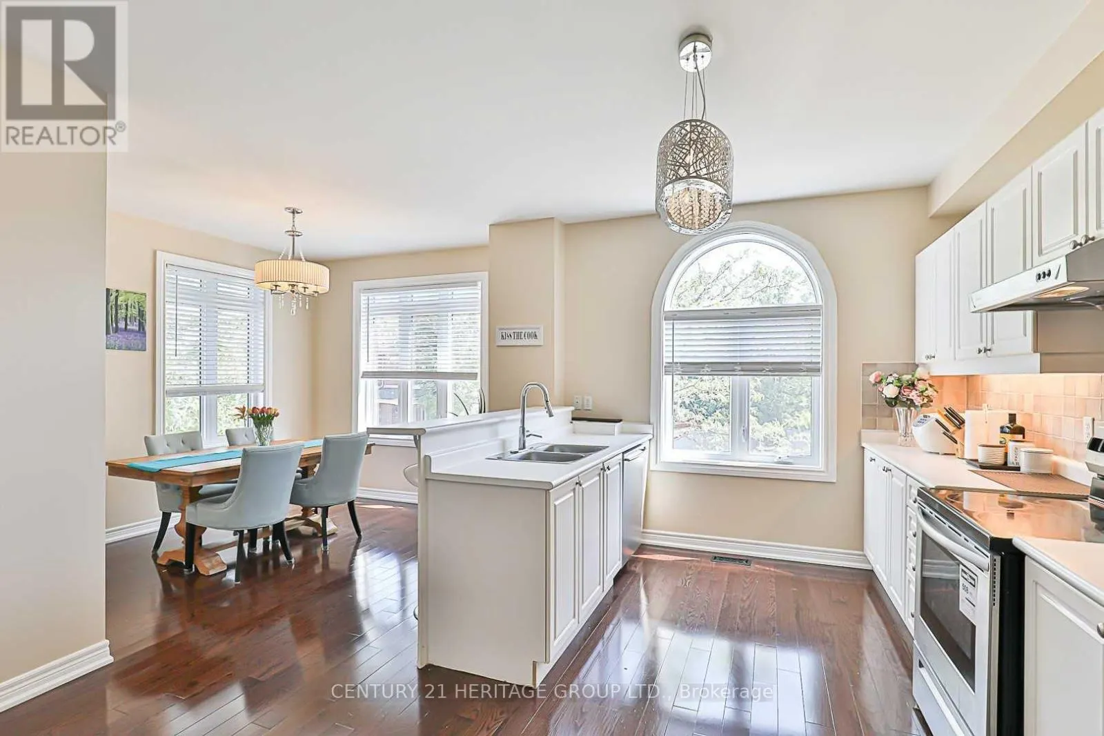 56 - 255 SHAFTSBURY AVENUE