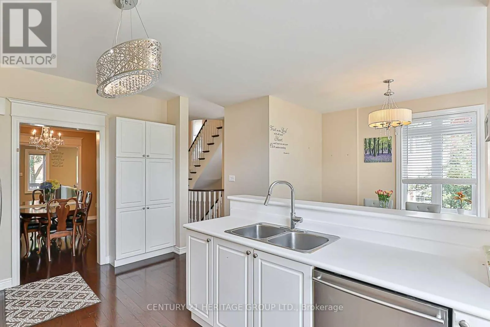 56 - 255 SHAFTSBURY AVENUE