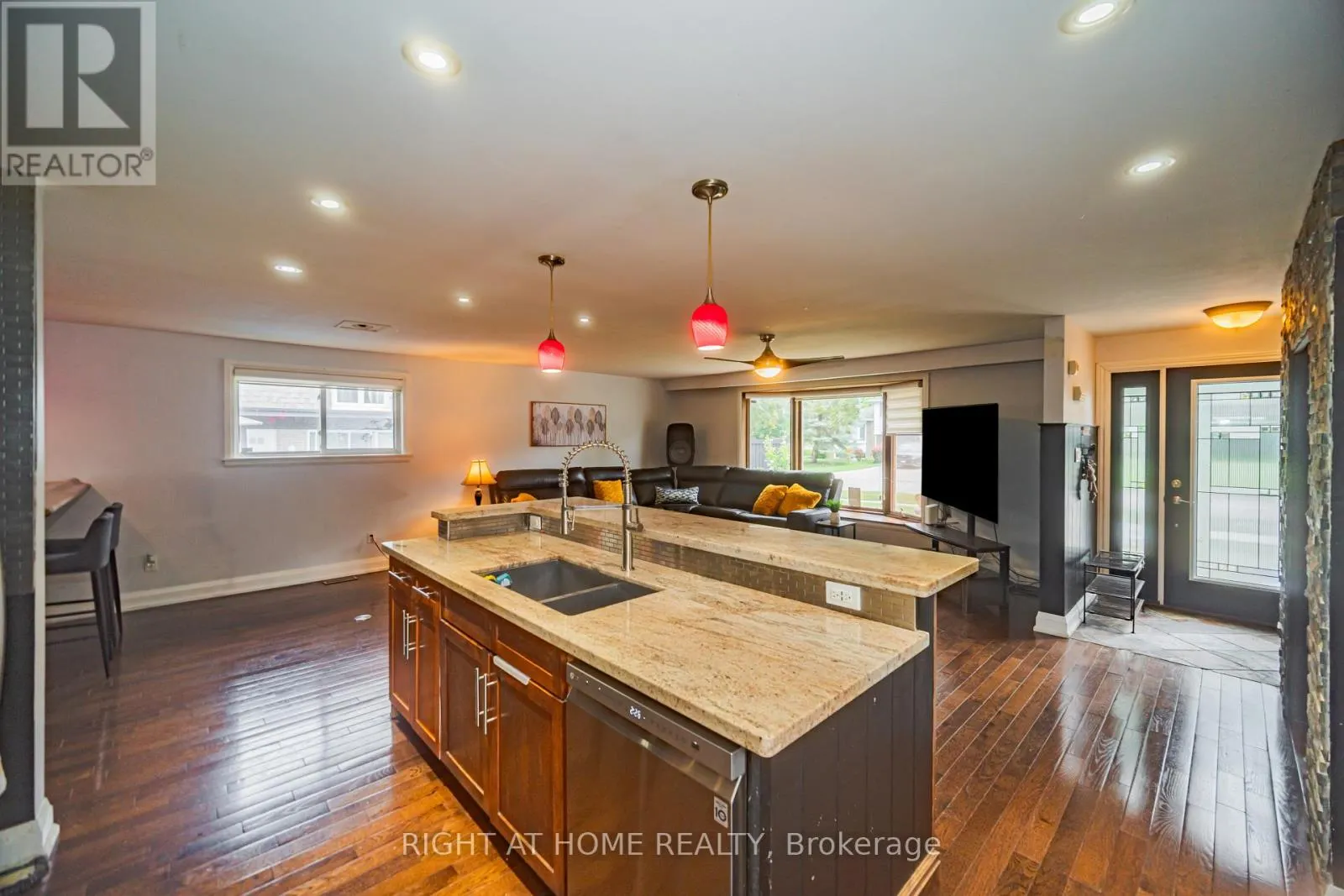 4 DEVINS DRIVE