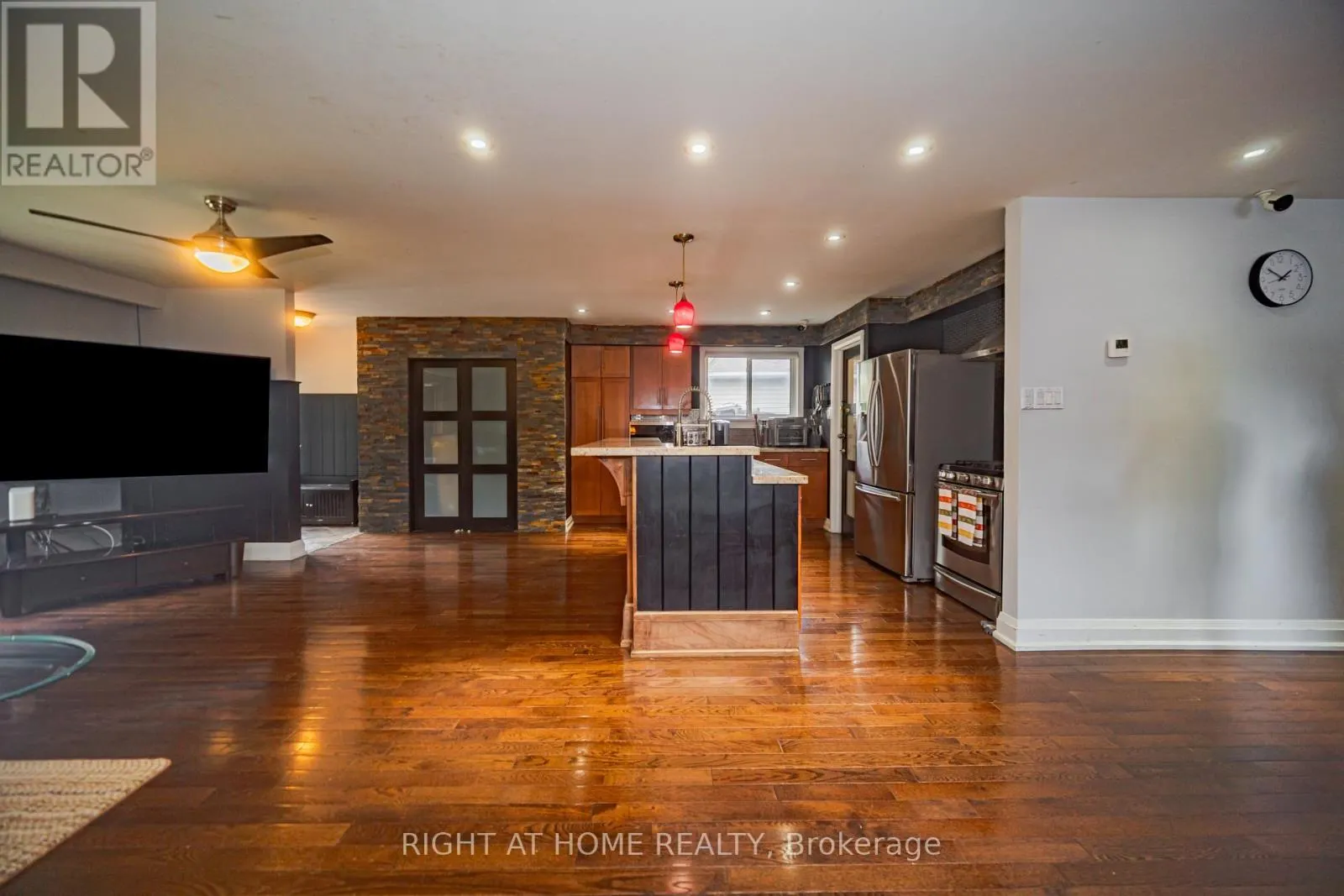 4 DEVINS DRIVE