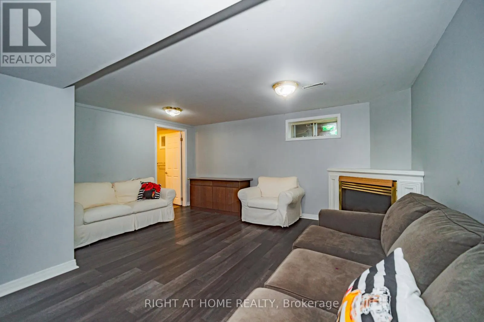 4 DEVINS DRIVE