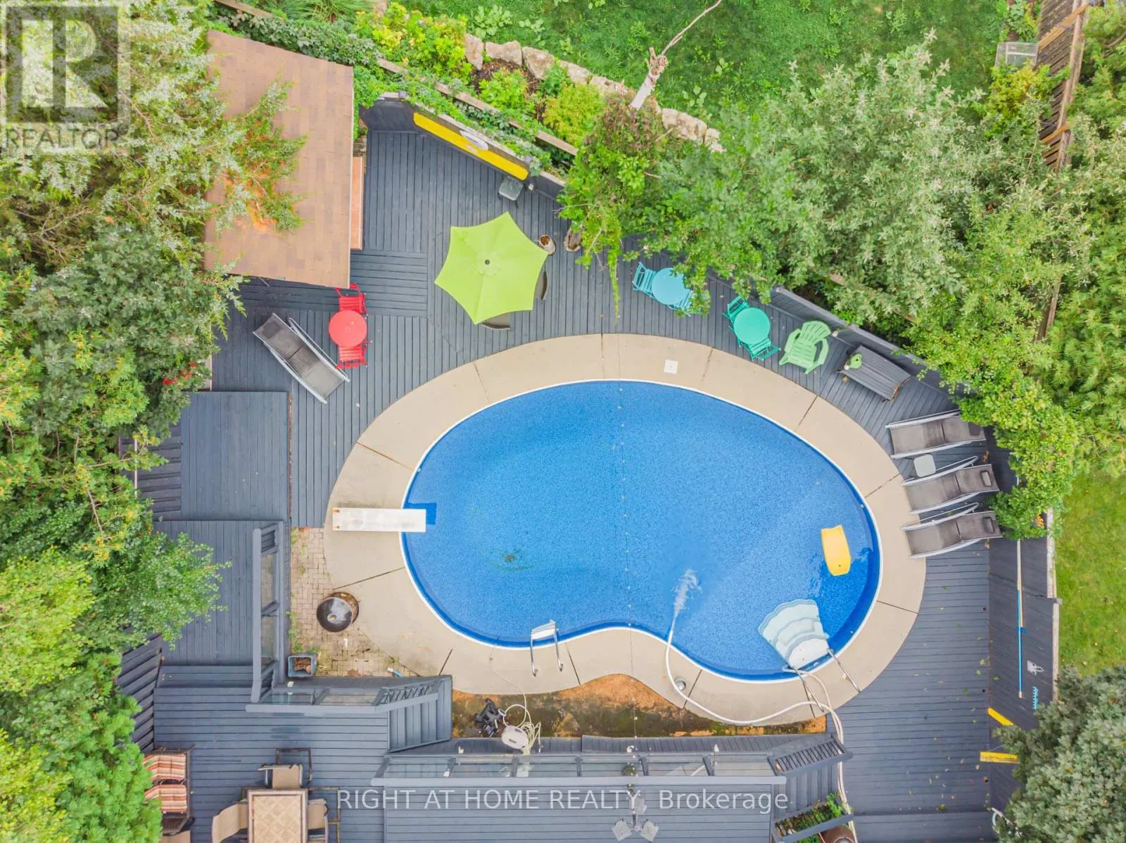 4 DEVINS DRIVE