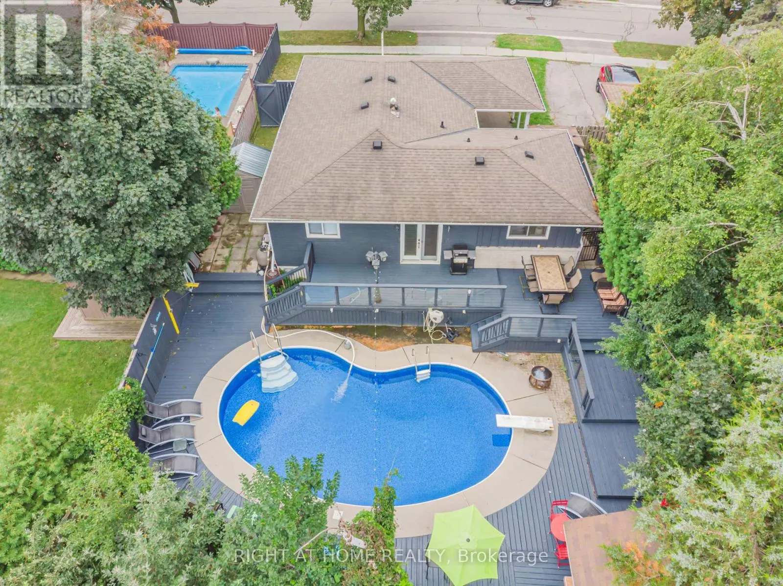 4 DEVINS DRIVE