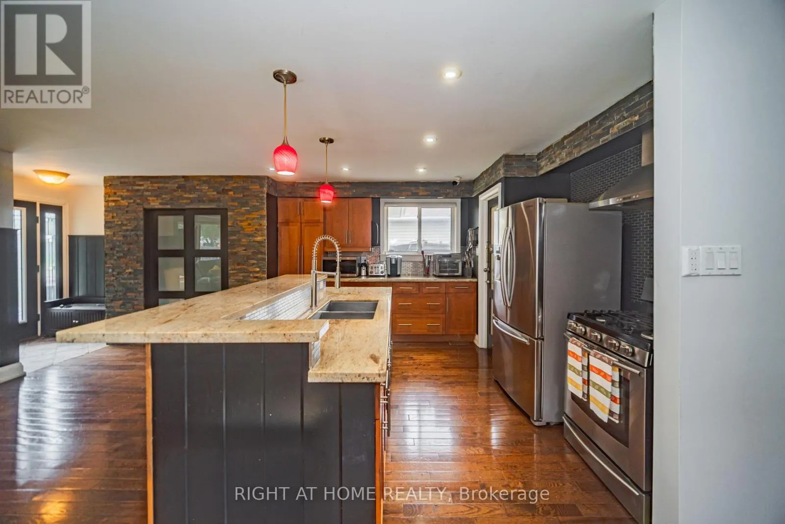 4 DEVINS DRIVE
