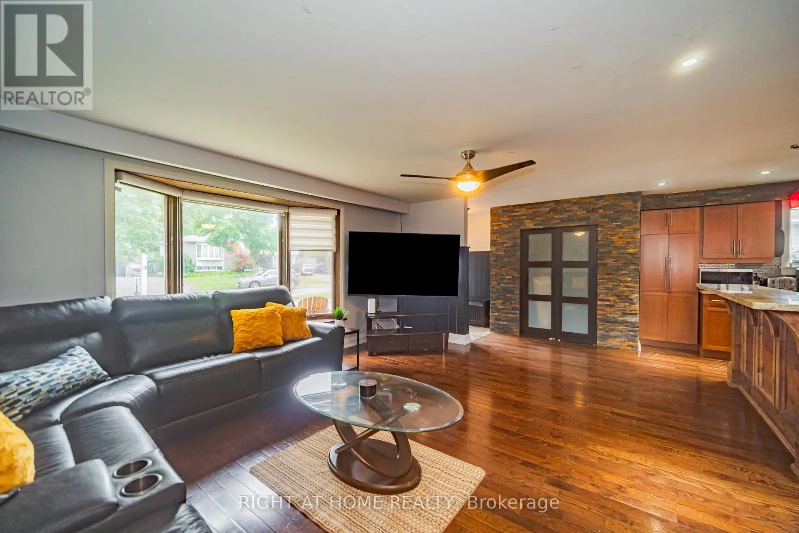 4 DEVINS DRIVE