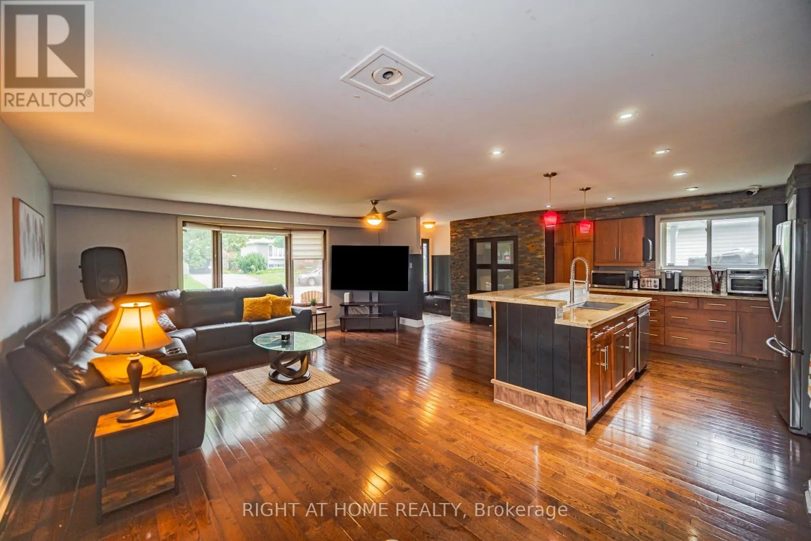 4 DEVINS DRIVE