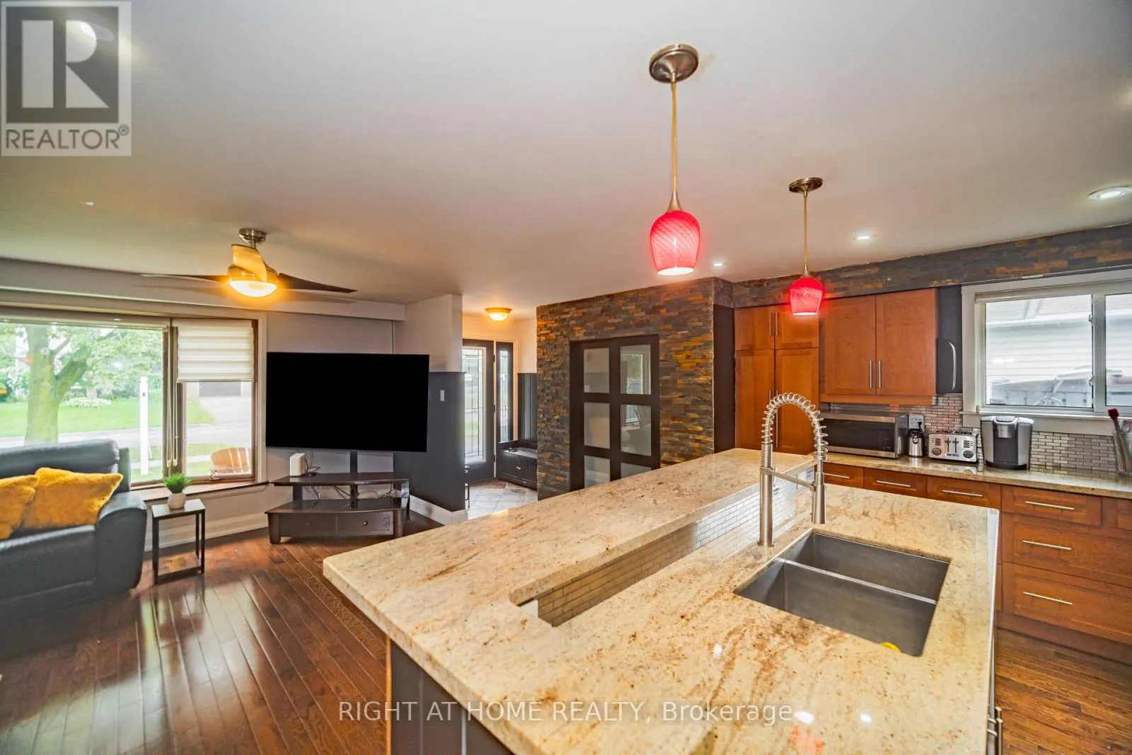 4 DEVINS DRIVE