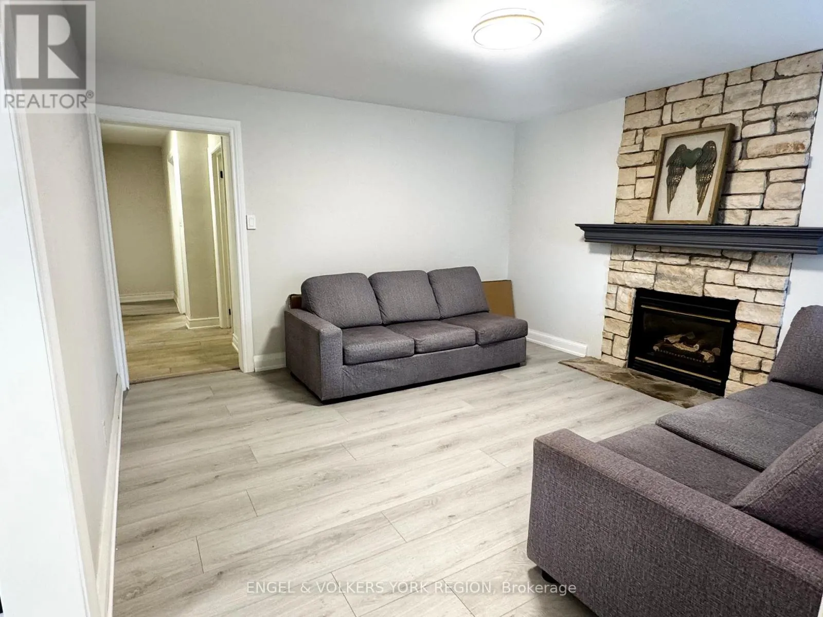 MAIN - 185 RUMBLE AVENUE