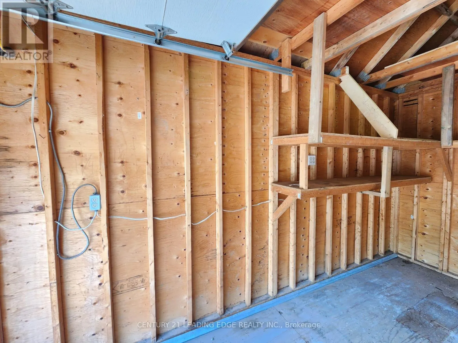 REAR GARAGE - 10873 KENNEDY ROAD